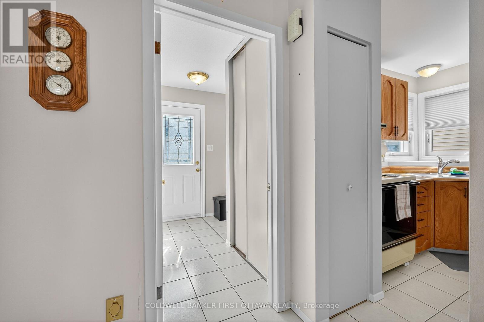 273 Kinglet Way, Ottawa, Ontario  K1E 2T9 - Photo 7 - X12430001