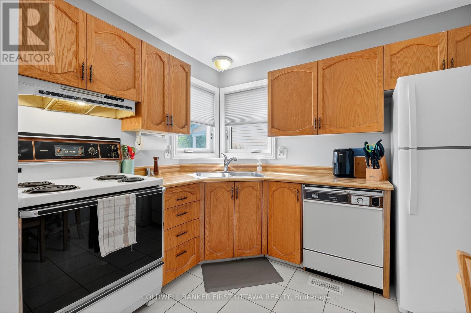 273 Kinglet Way, Ottawa, Ontario  K1E 2T9 - Photo 8 - X12430001