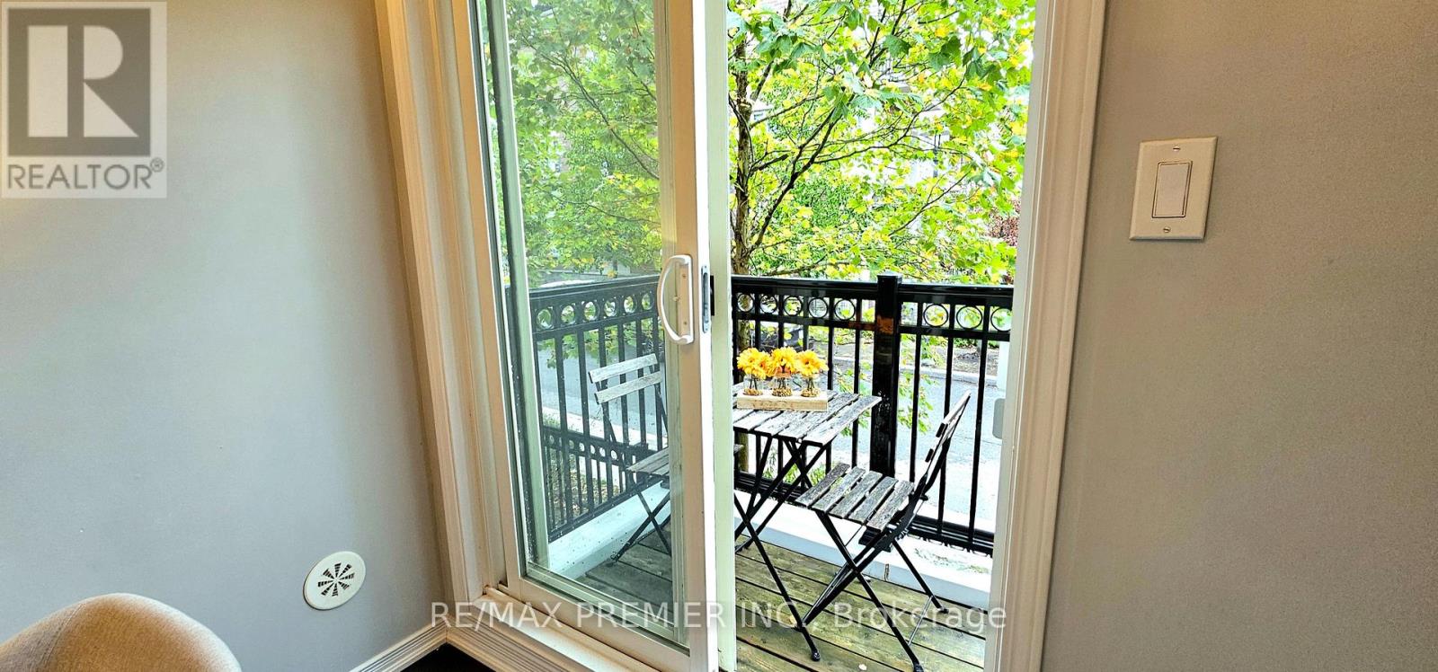 272 - 19 Coneflower Crescent, Toronto, Ontario  M2R 0A4 - Photo 5 - C12391189