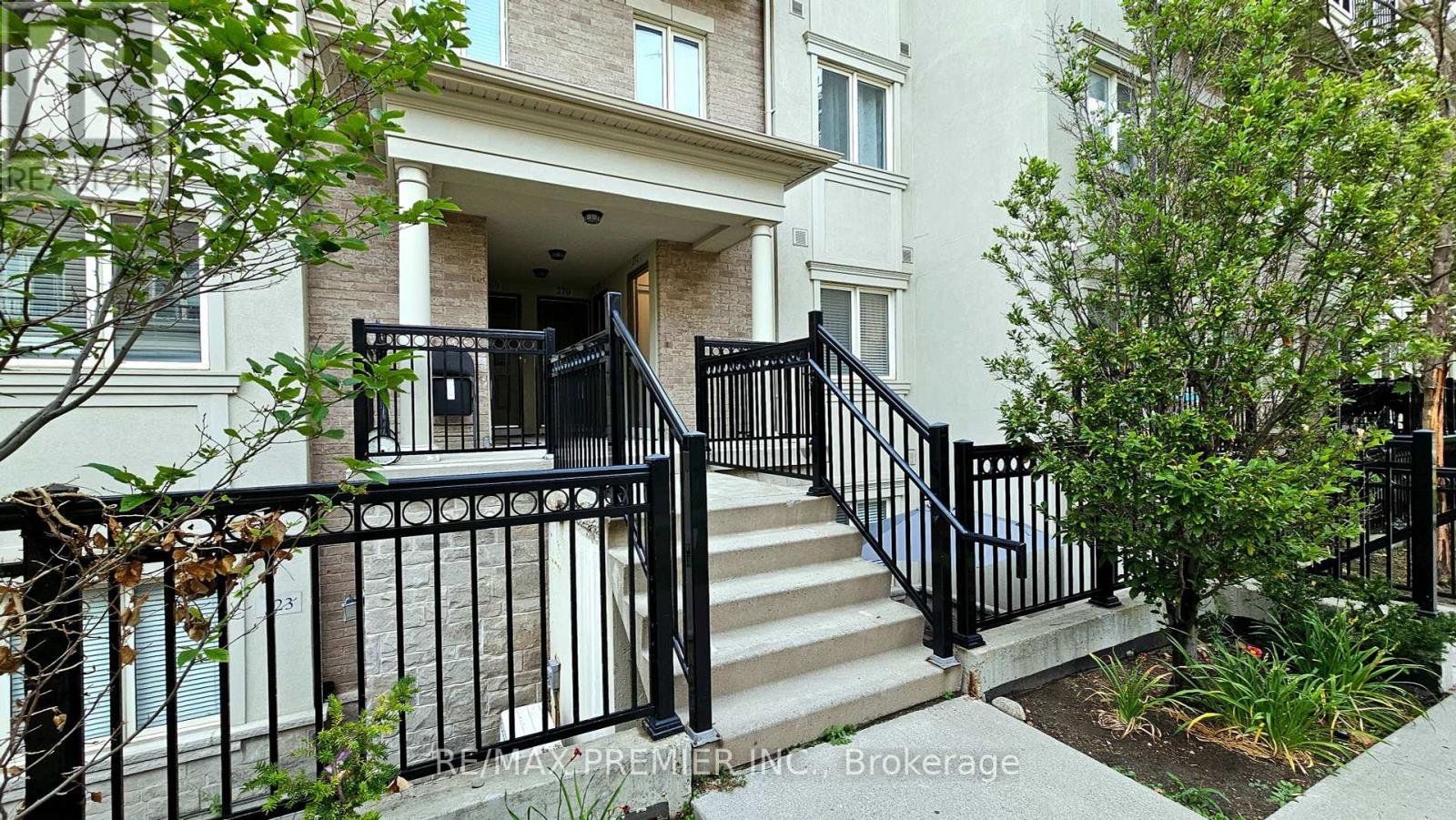 272 - 19 Coneflower Crescent, Toronto, Ontario  M2R 0A4 - Photo 4 - C12391189