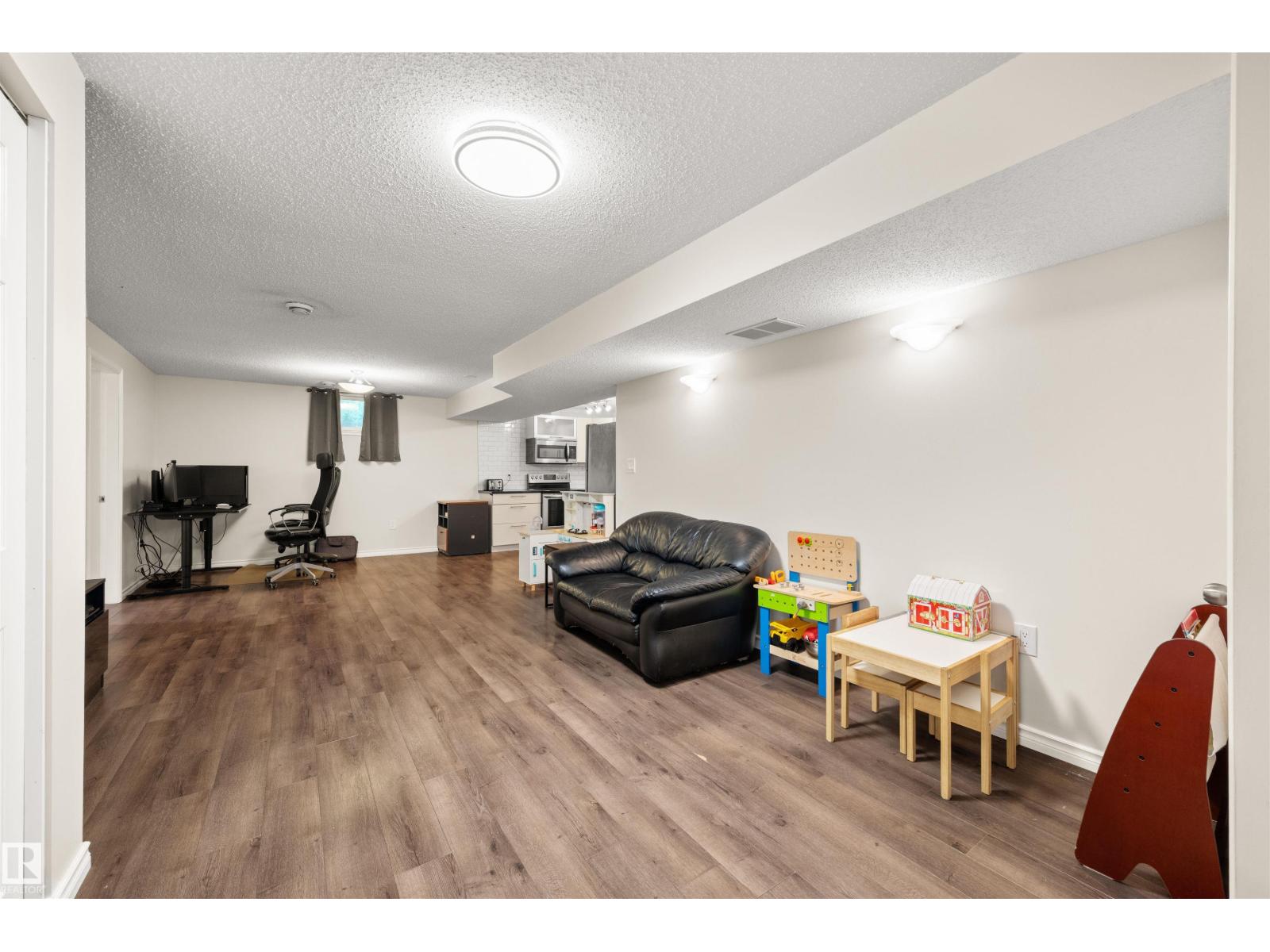 8608 Connors Rd Nw, Edmonton, Alberta  T6C 4B4 - Photo 21 - E4459692