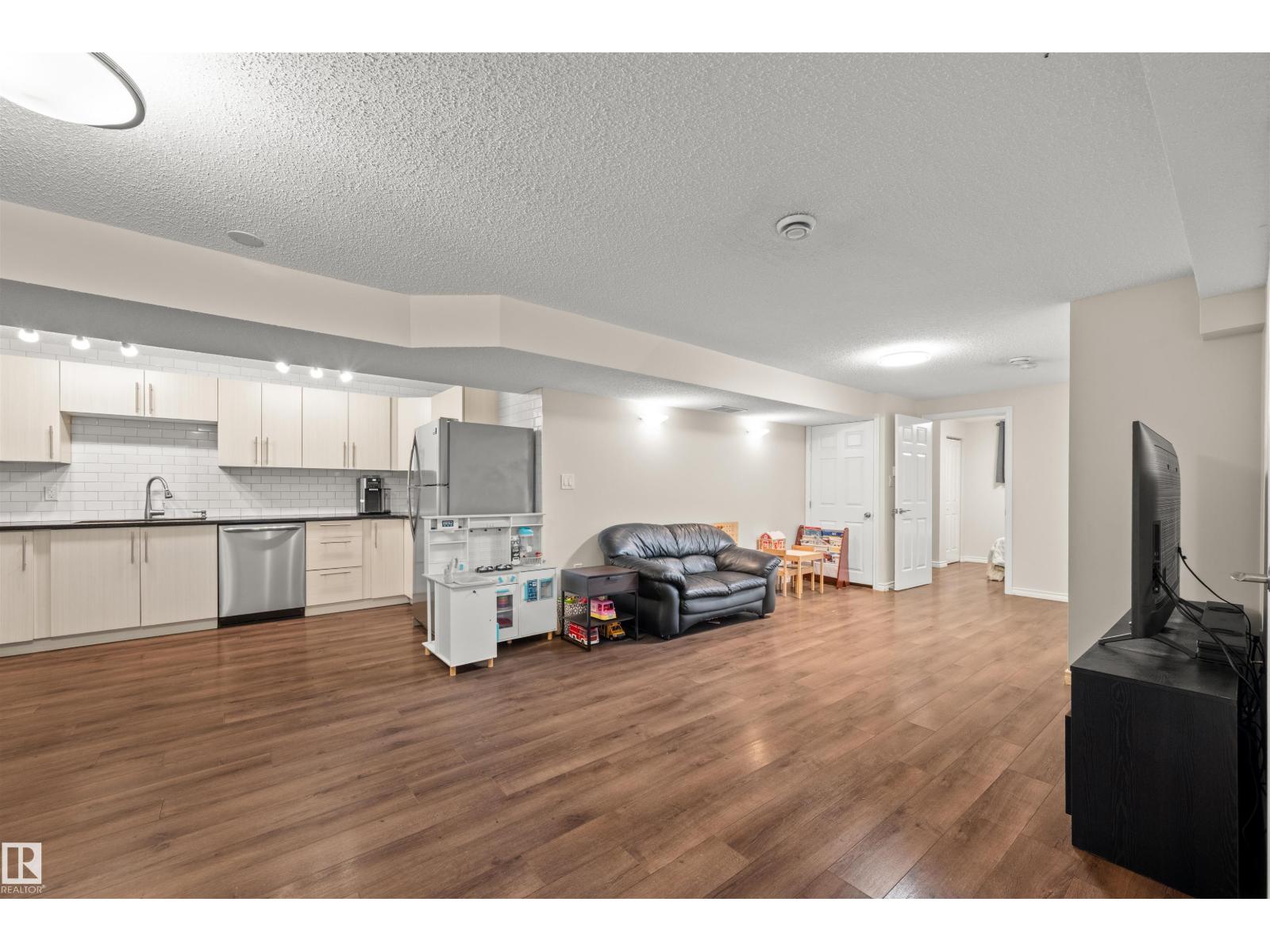 8608 Connors Rd Nw, Edmonton, Alberta  T6C 4B4 - Photo 24 - E4459692