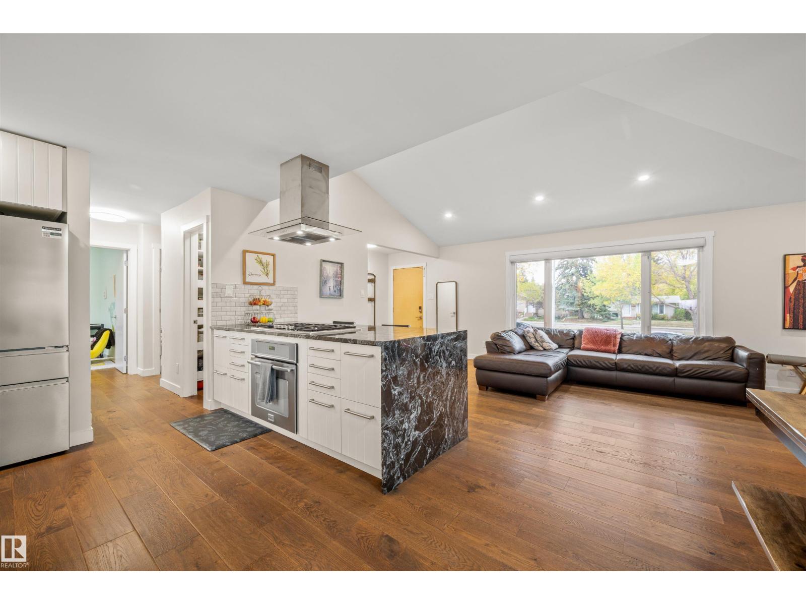 8608 Connors Rd Nw, Edmonton, Alberta  T6C 4B4 - Photo 8 - E4459692