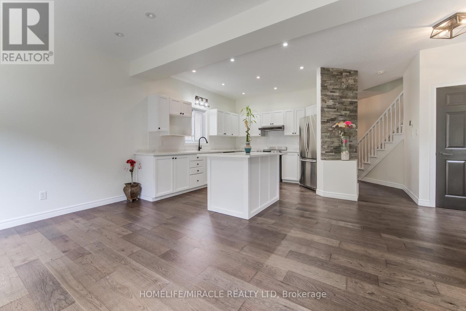 124 Winding Wood Crescent, Kitchener, Ontario  N2P 2L7 - Photo 11 - X12427496