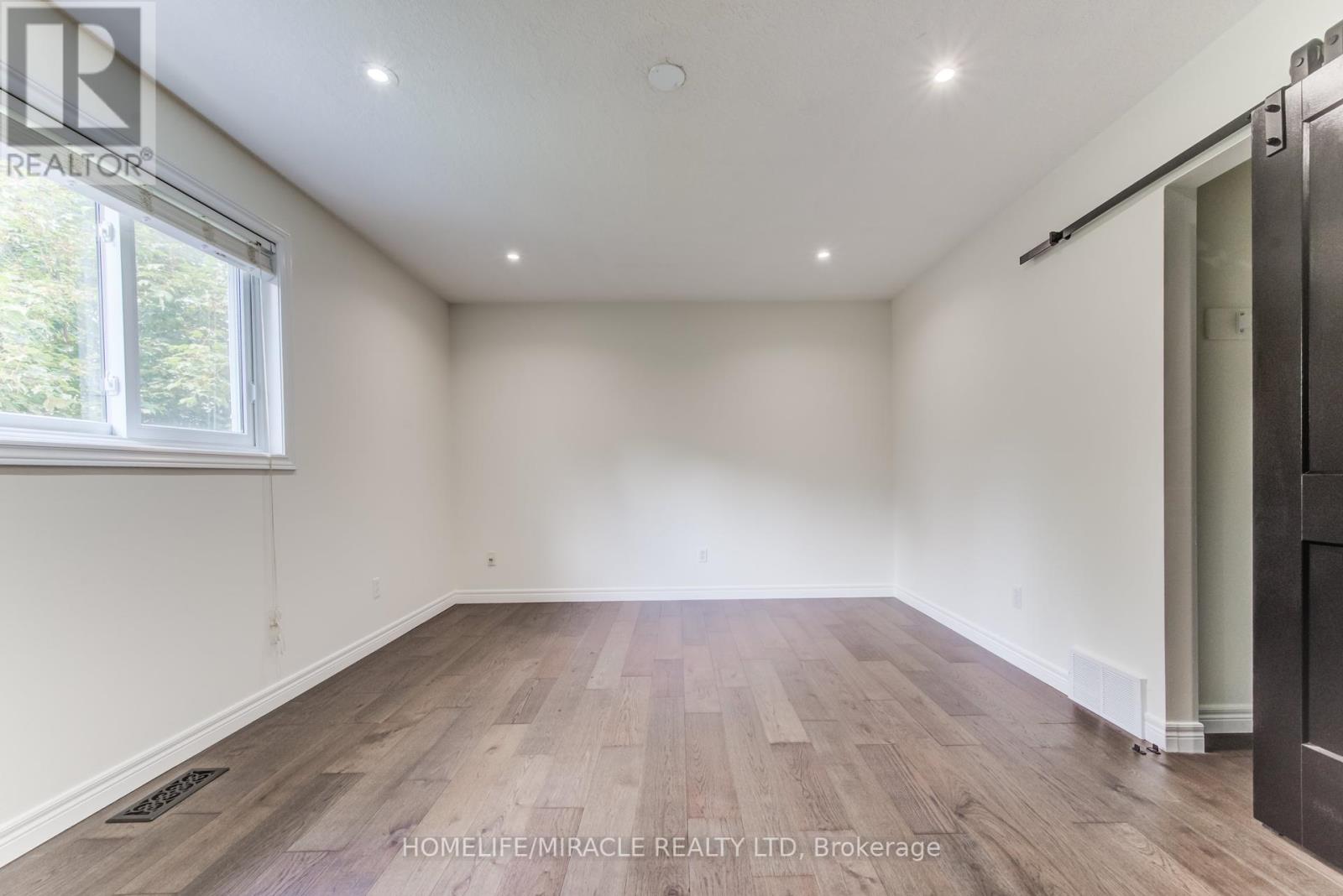 124 Winding Wood Crescent, Kitchener, Ontario  N2P 2L7 - Photo 26 - X12427496