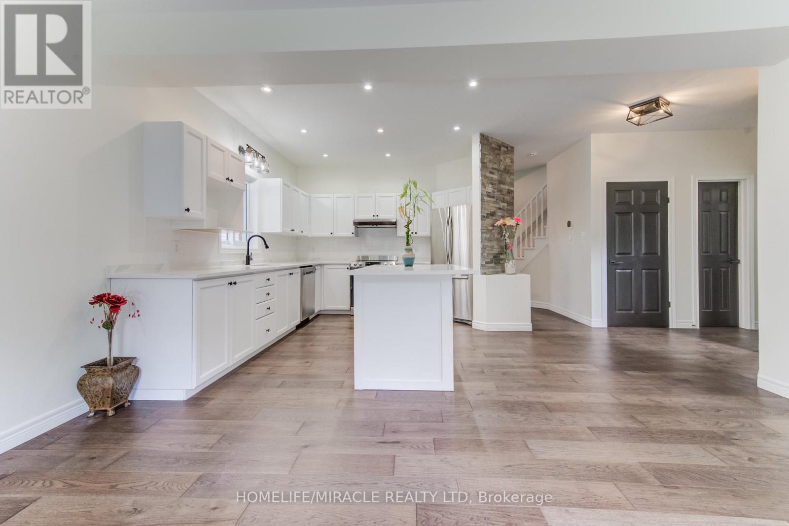 124 Winding Wood Crescent, Kitchener, Ontario  N2P 2L7 - Photo 10 - X12427496