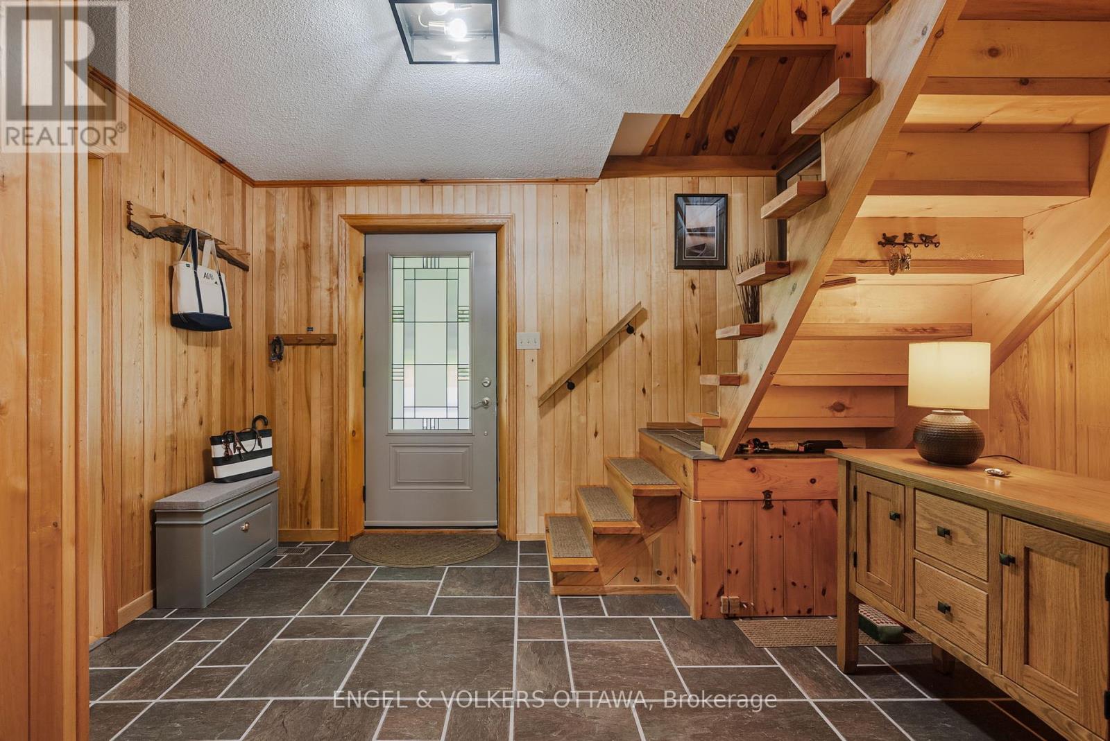 216 Connies Lane, Rideau Lakes, Ontario  K0G 1X0 - Photo 10 - X12330031