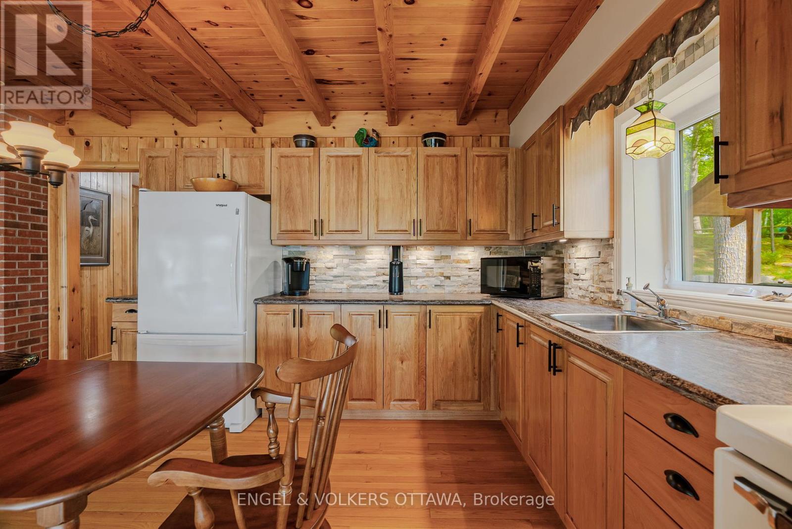 216 Connies Lane, Rideau Lakes, Ontario  K0G 1X0 - Photo 19 - X12330031
