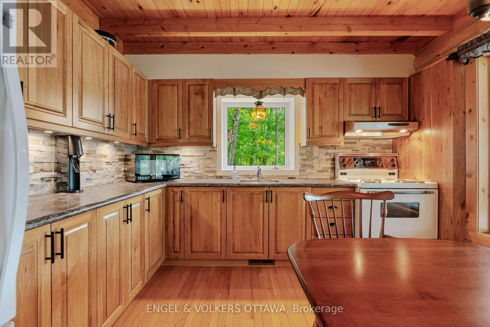216 Connies Lane, Rideau Lakes, Ontario  K0G 1X0 - Photo 18 - X12330031