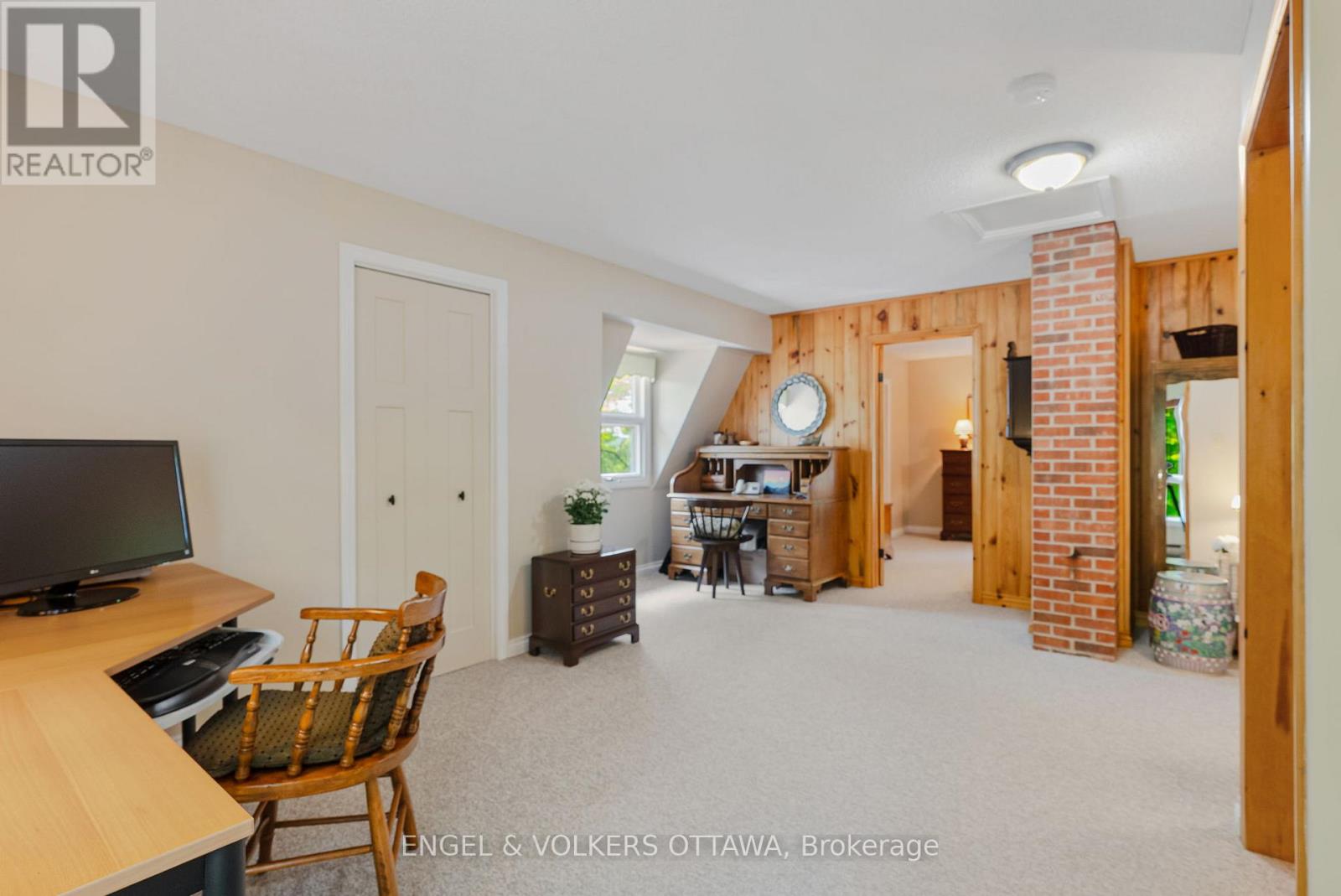 216 Connies Lane, Rideau Lakes, Ontario  K0G 1X0 - Photo 33 - X12330031