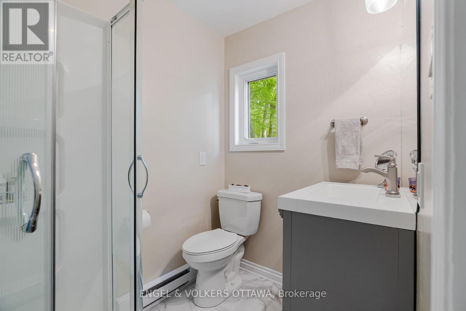 216 Connies Lane, Rideau Lakes, Ontario  K0G 1X0 - Photo 38 - X12330031