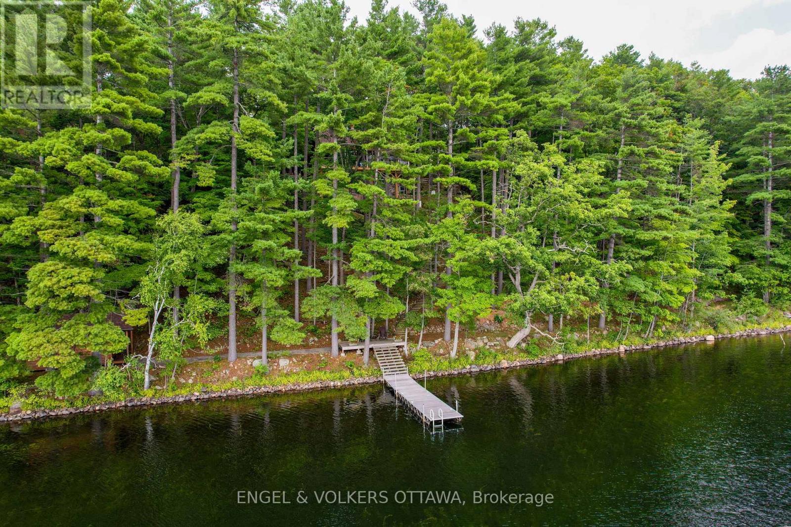 216 Connies Lane, Rideau Lakes, Ontario  K0G 1X0 - Photo 7 - X12330031