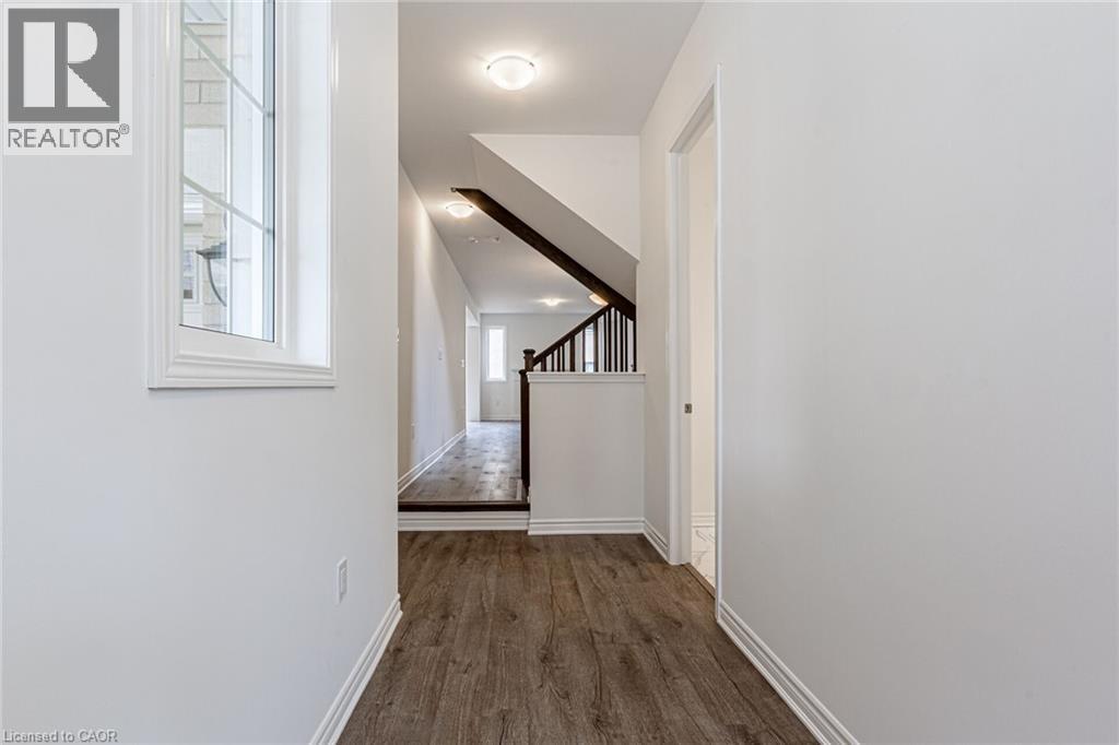 1832 Thames Circle, Milton, Ontario  L9E 2A4 - Photo 7 - 40773509