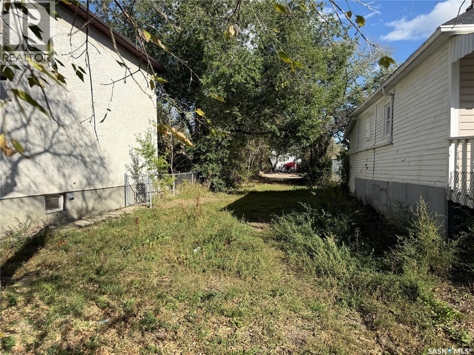 1069 Retallack Street, Regina, Saskatchewan  S4T 2H4 - Photo 2 - SK019213