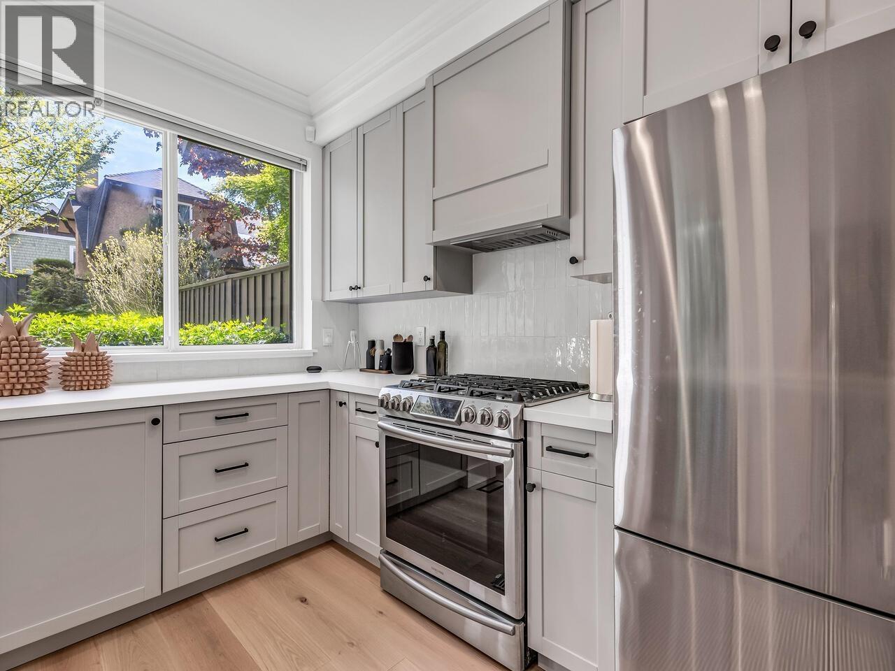 1664 St.georges Avenue, North Vancouver, British Columbia  V7L 3J7 - Photo 18 - R3050886