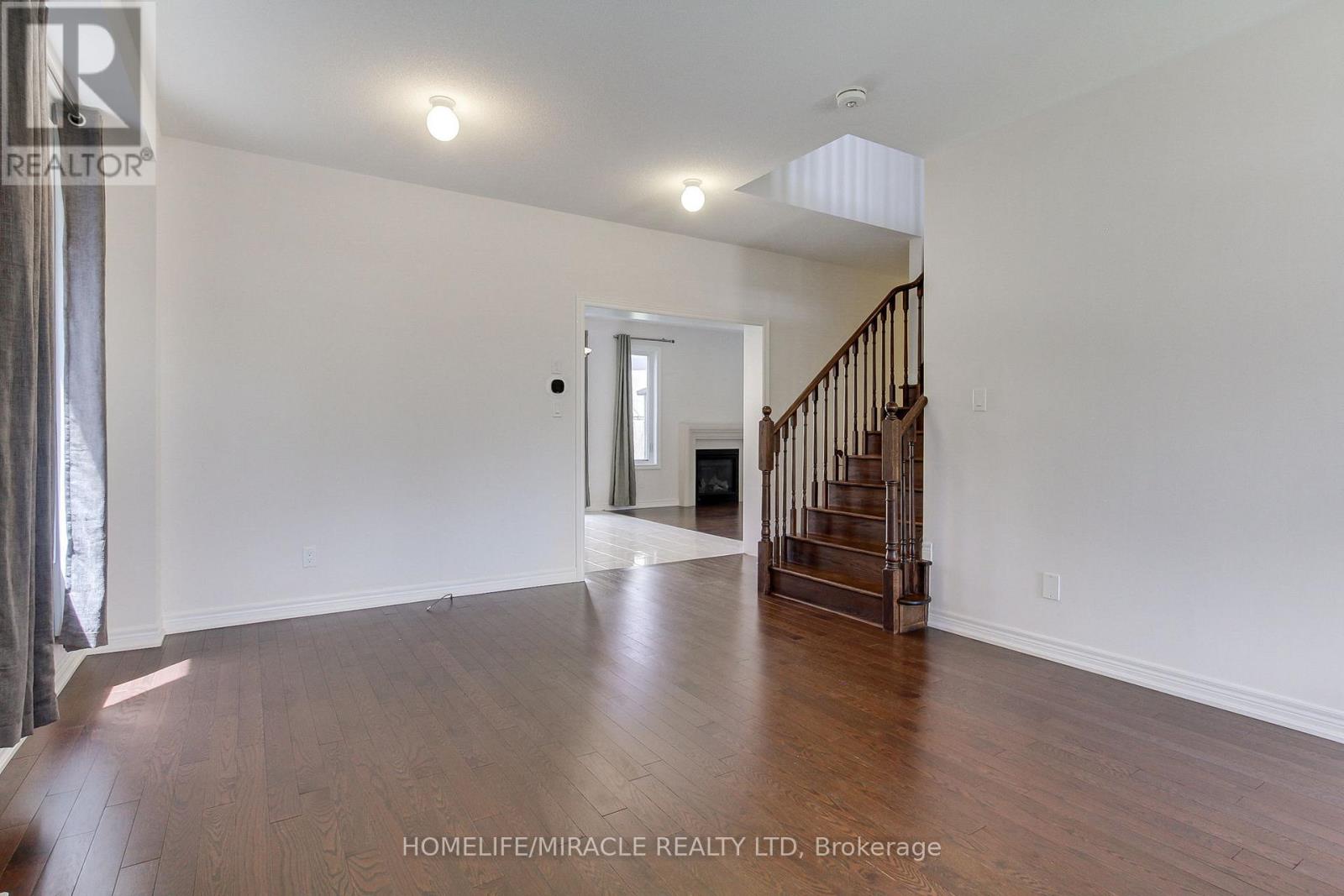 992 Green Street, Innisfil, Ontario  L0L 1W0 - Photo 10 - N12429985