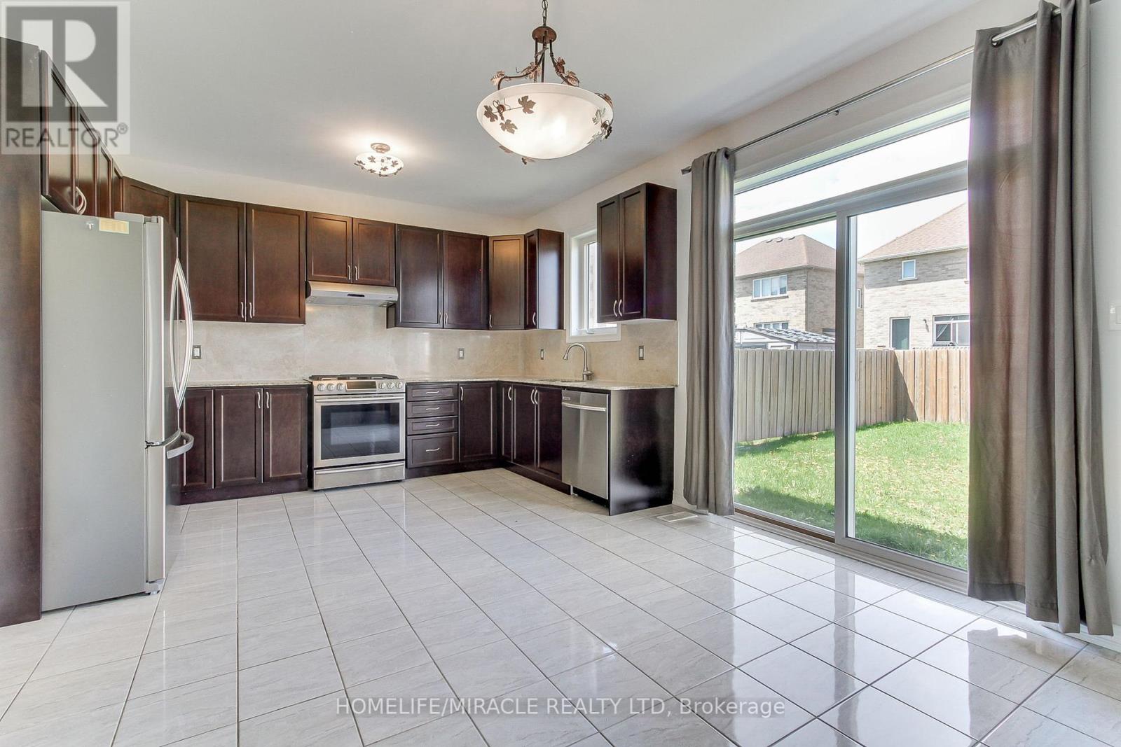 992 Green Street, Innisfil, Ontario  L0L 1W0 - Photo 17 - N12429985