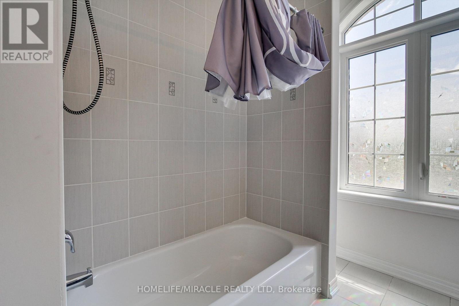 992 Green Street, Innisfil, Ontario  L0L 1W0 - Photo 38 - N12429985