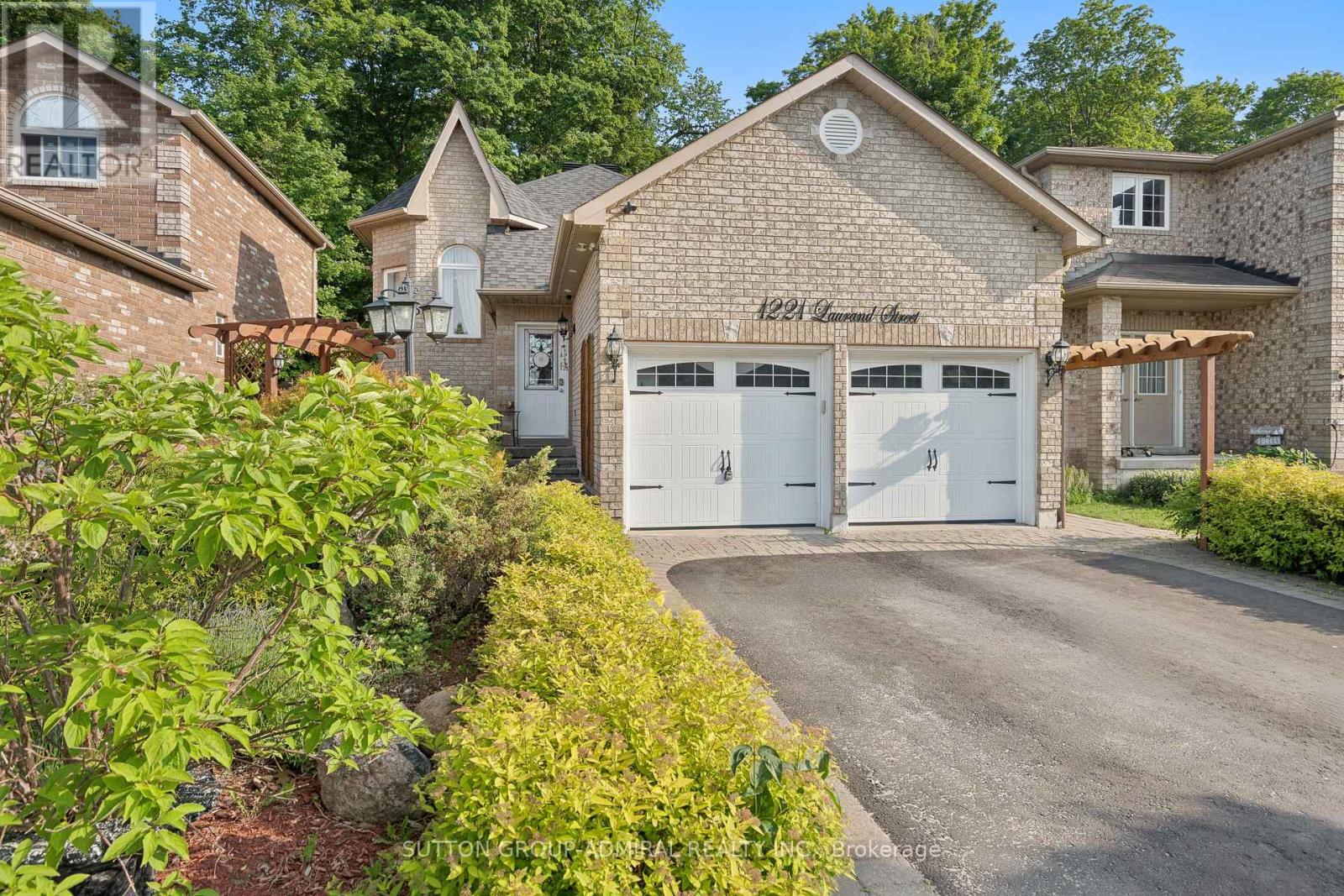 1221 Laurand Street, Innisfil, Ontario  L9S 0E6 - Photo 2 - N12430009