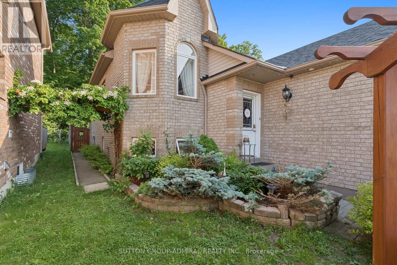 1221 Laurand Street, Innisfil, Ontario  L9S 0E6 - Photo 5 - N12430009