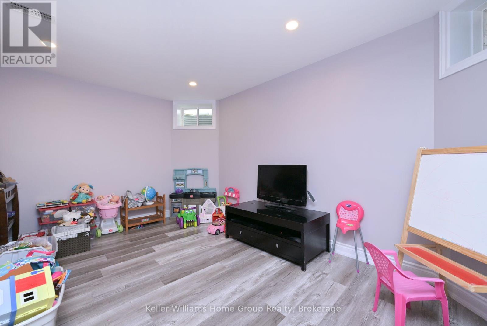 656 Armstrong Road, Shelburne, Ontario  L9V 3V4 - Photo 33 - X12430032