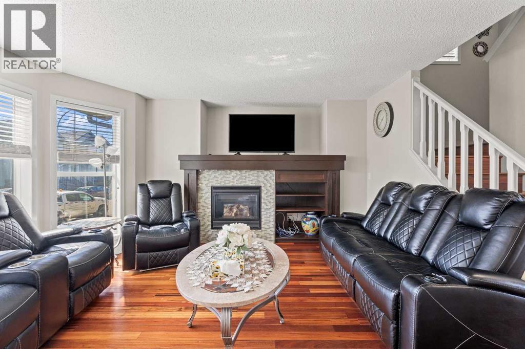 199 Cranberry Close Se, Calgary, Alberta  T3M 0B5 - Photo 3 - A2259398