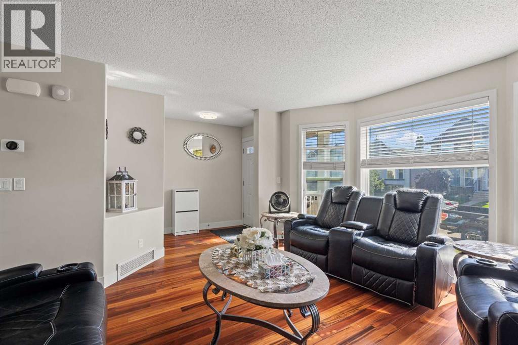 199 Cranberry Close Se, Calgary, Alberta  T3M 0B5 - Photo 6 - A2259398