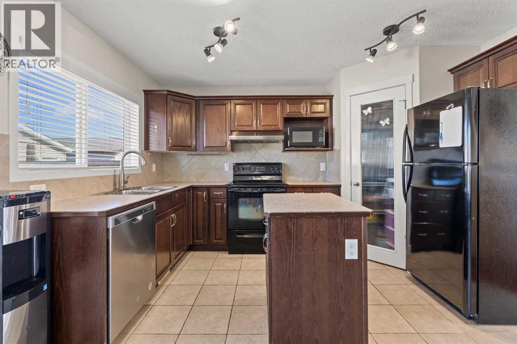 199 Cranberry Close Se, Calgary, Alberta  T3M 0B5 - Photo 9 - A2259398