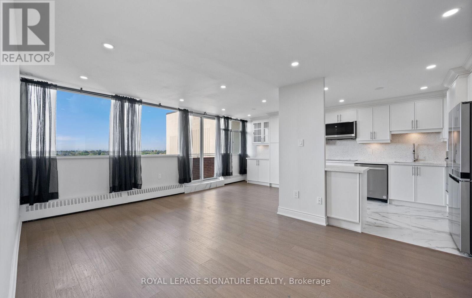 1005 - 2301 Derry Road W, Mississauga, Ontario  L5N 2R4 - Photo 12 - W12429982