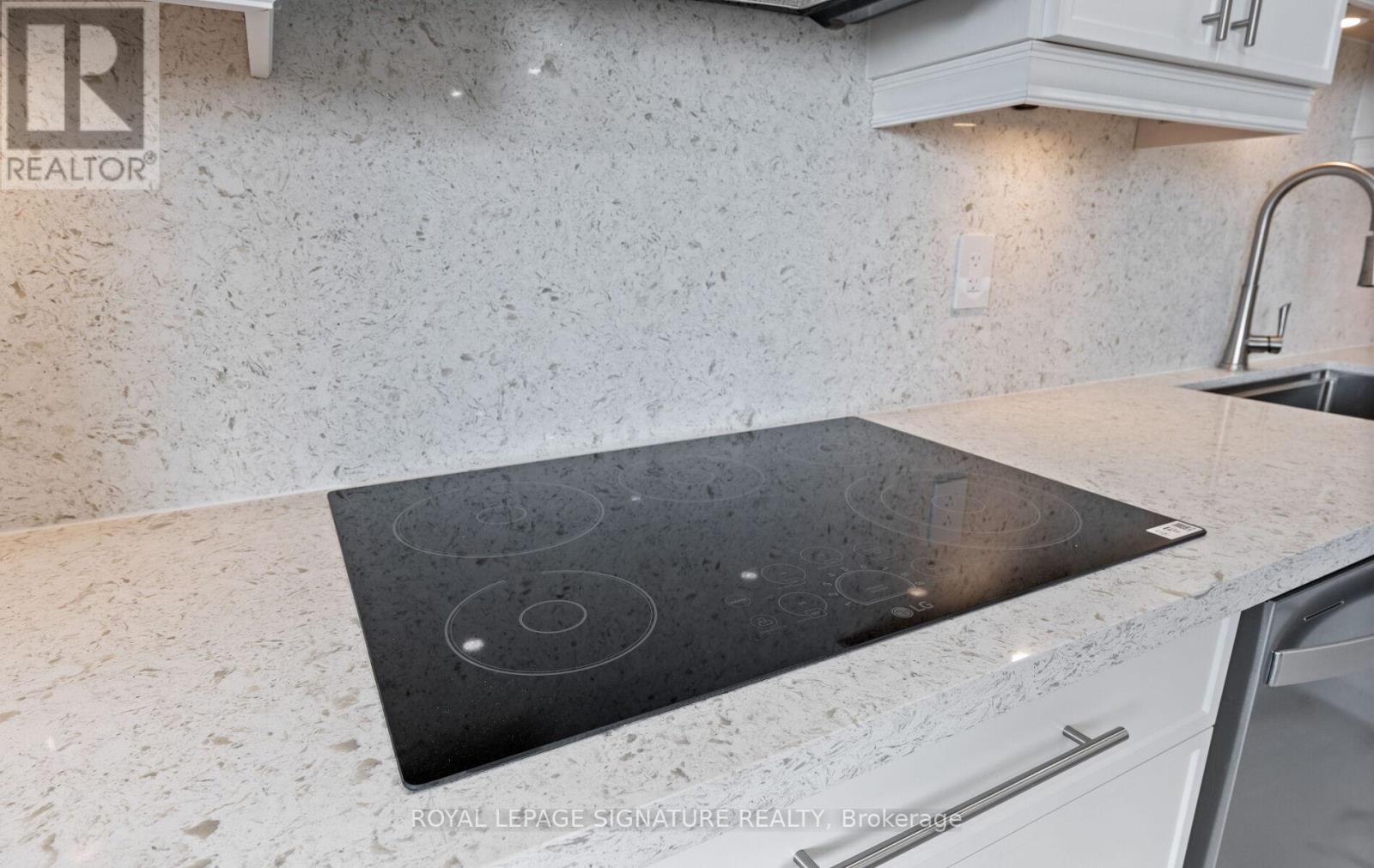1005 - 2301 Derry Road W, Mississauga, Ontario  L5N 2R4 - Photo 18 - W12429982