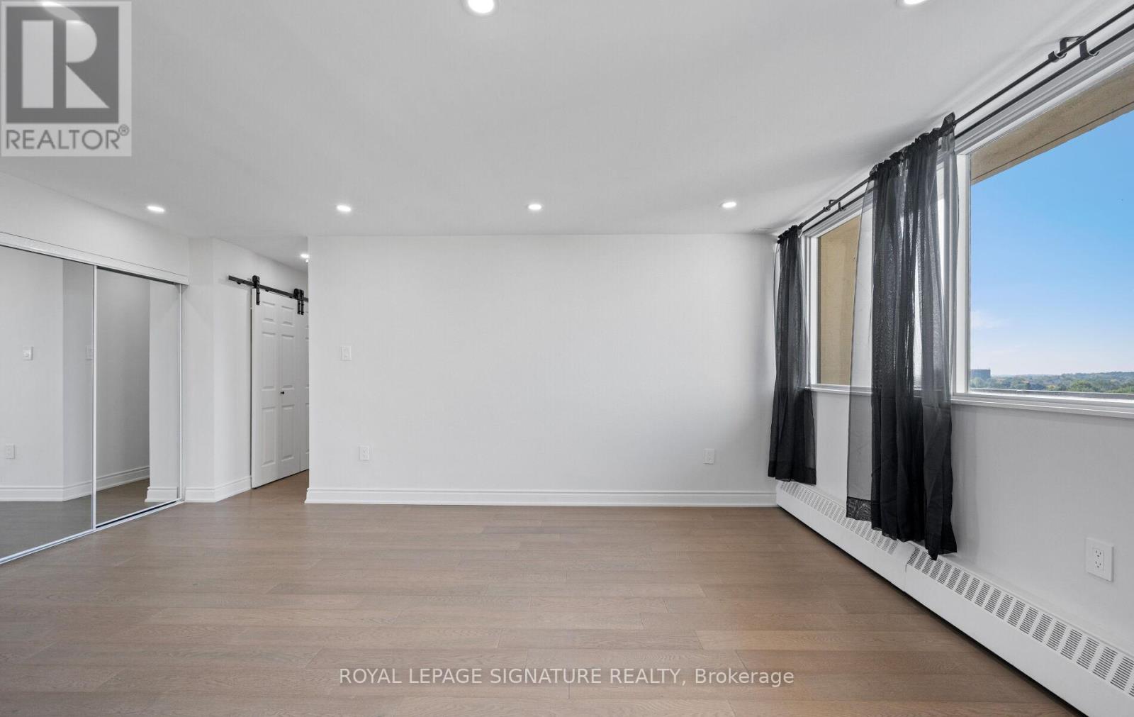 1005 - 2301 Derry Road W, Mississauga, Ontario  L5N 2R4 - Photo 21 - W12429982