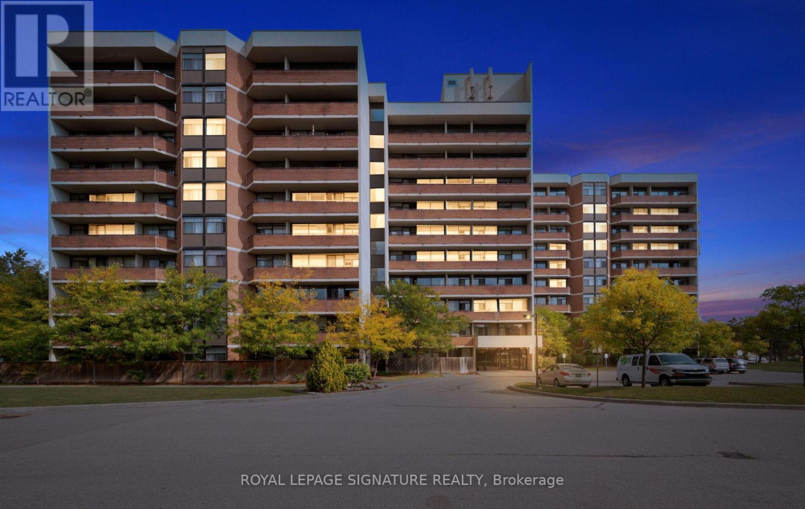 1005 - 2301 Derry Road W, Mississauga, Ontario  L5N 2R4 - Photo 4 - W12429982