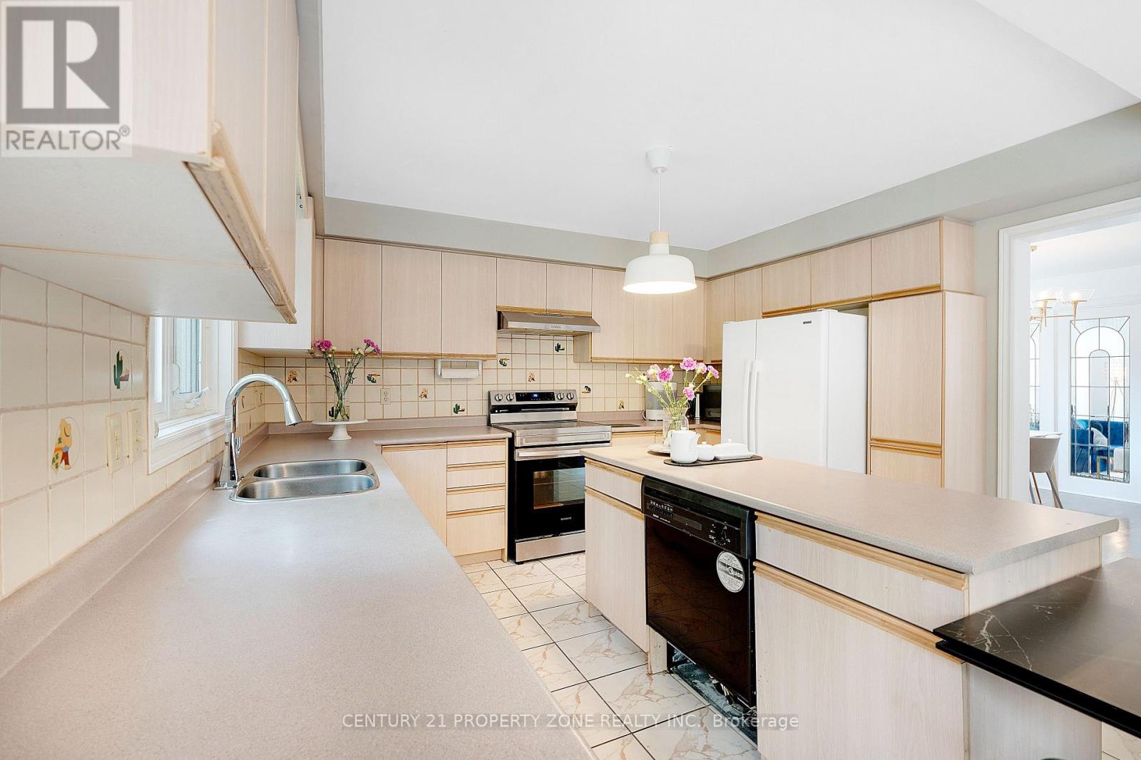380 Summerchase Drive, Oakville, Ontario  L6H 5T7 - Photo 19 - W12429991