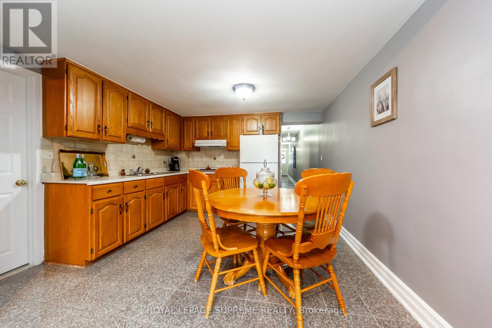 405 Gilbert Avenue, Toronto (Caledonia-Fairbank), Ontario  M6E 4X2 - Photo 13 - W12428895