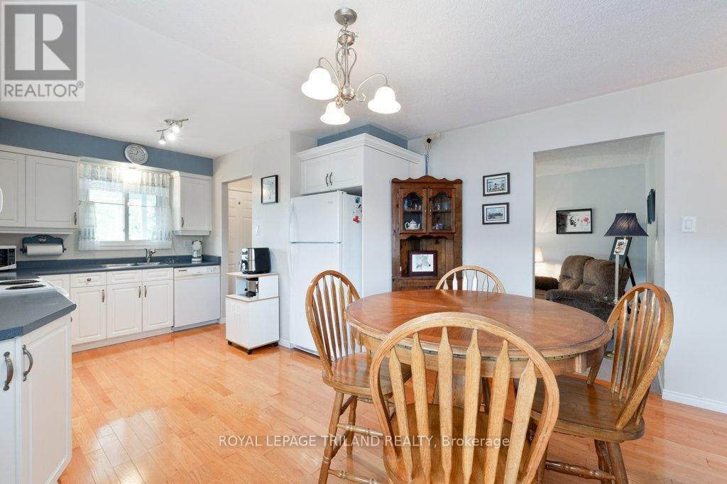 19 Paddon Street, St. Thomas, Ontario  N5R 5S8 - Photo 10 - X12415851