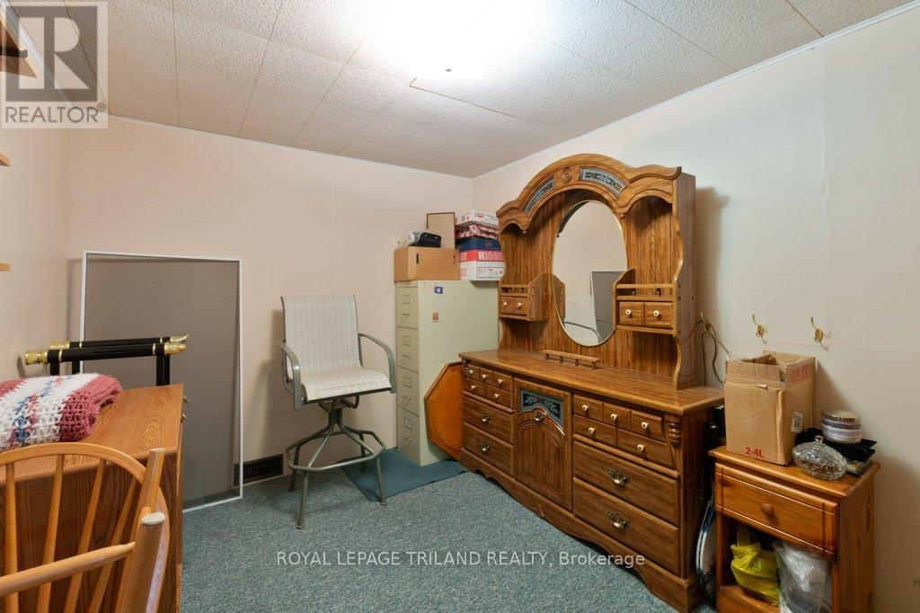 19 Paddon Street, St. Thomas, Ontario  N5R 5S8 - Photo 24 - X12415851