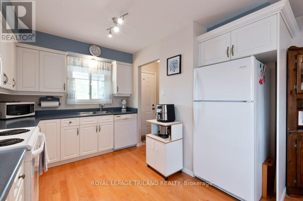 19 Paddon Street, St. Thomas, Ontario  N5R 5S8 - Photo 7 - X12415851