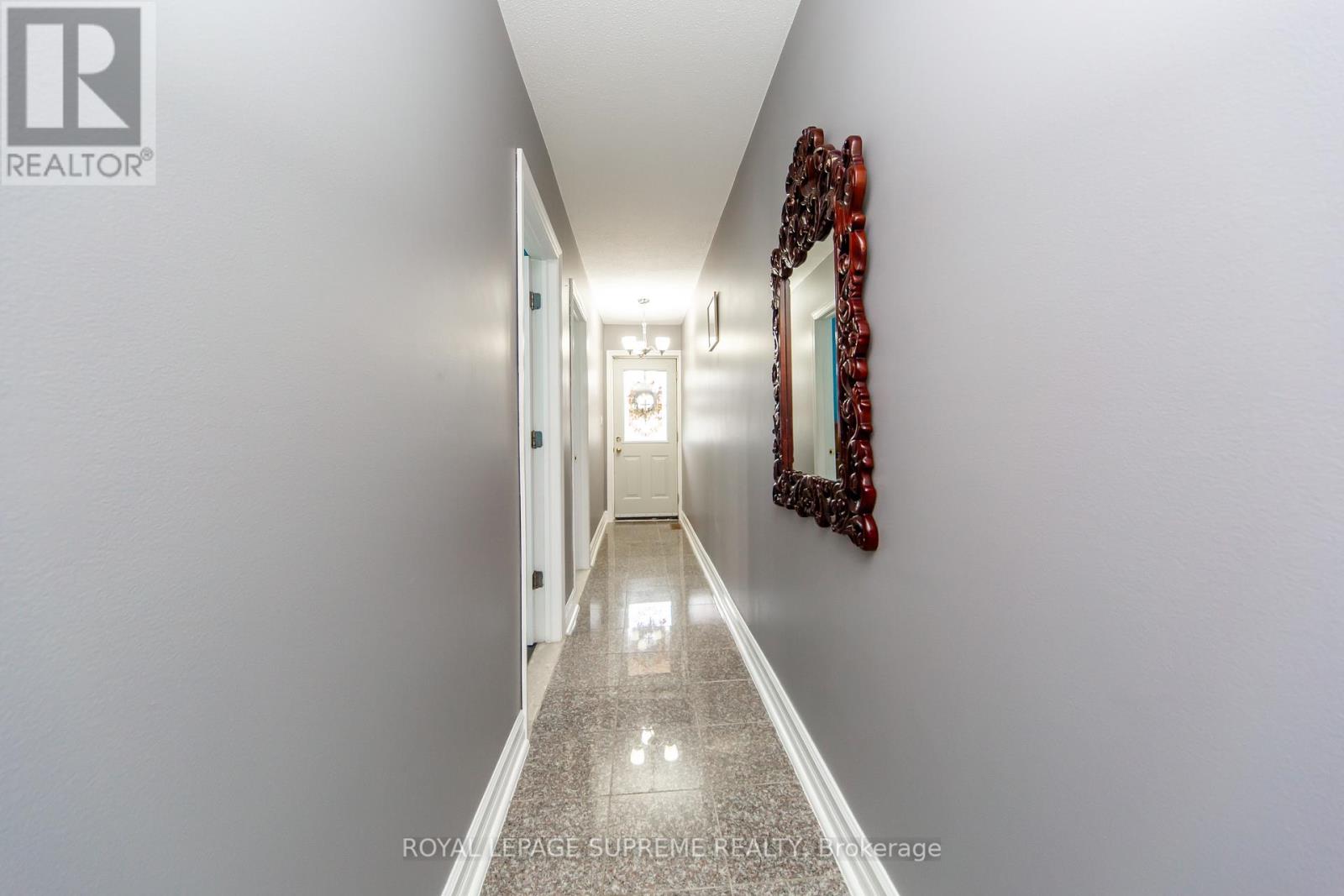 405 Gilbert Avenue, Toronto (Caledonia-Fairbank), Ontario  M6E 4X2 - Photo 6 - W12428895
