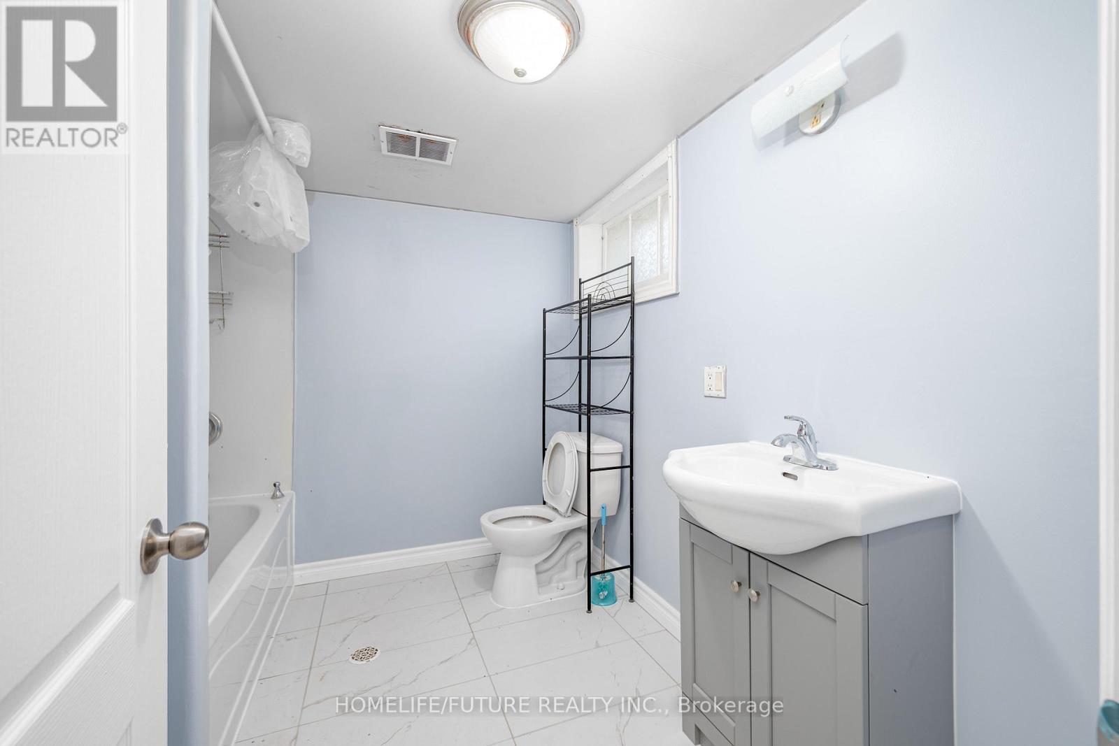 4045 Hwy 35, Kawartha Lakes, Ontario  K0M 1G0 - Photo 14 - X12429960