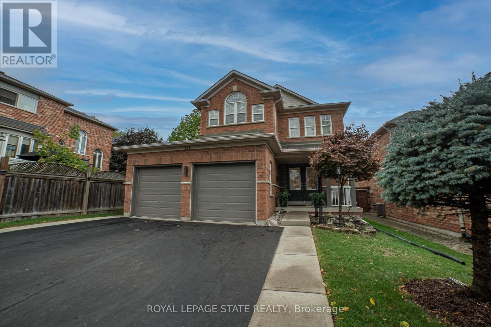 120 SUNDIAL CRESCENT, Hamilton, Ontario