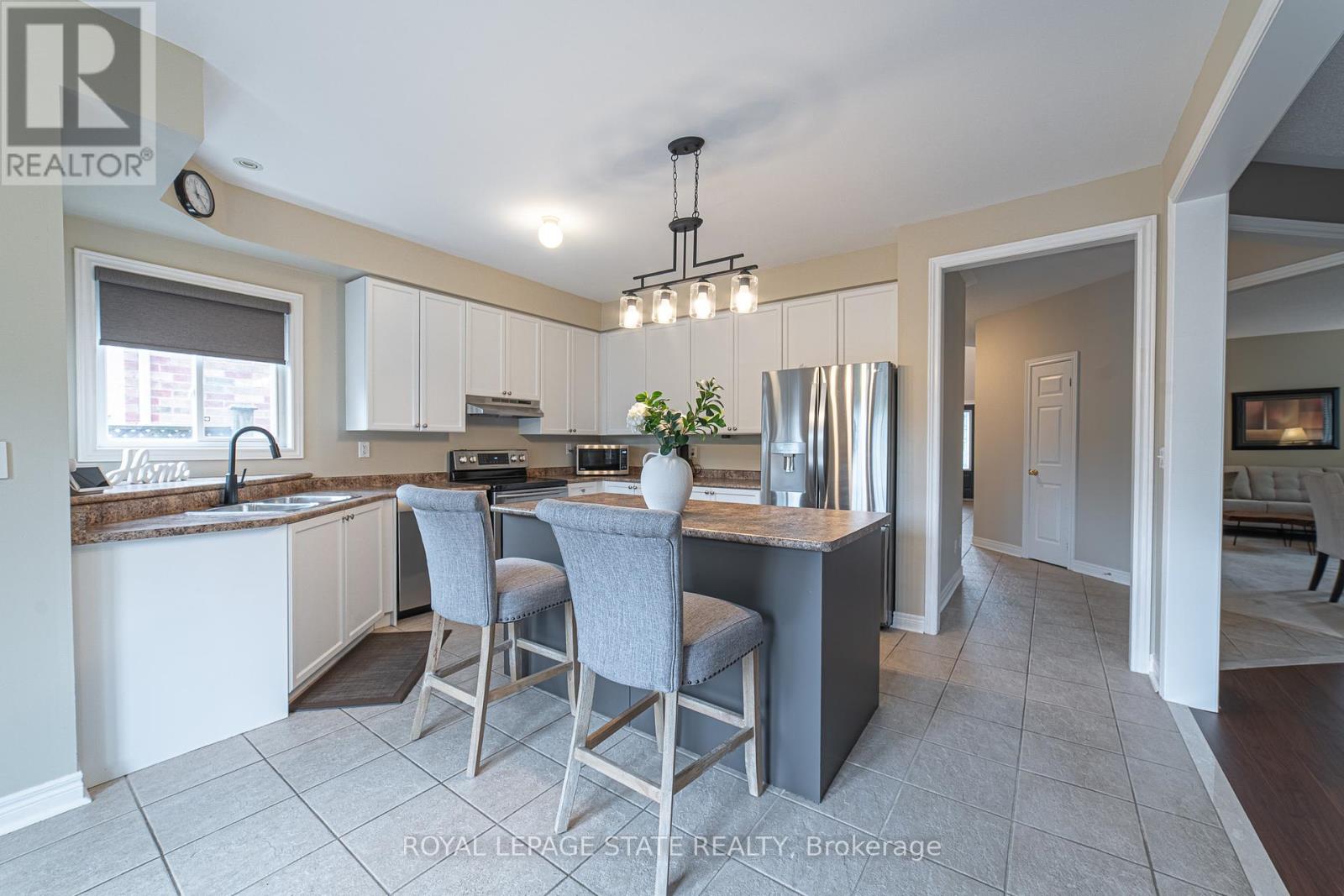 120 Sundial Crescent, Hamilton, Ontario  L9H 7R8 - Photo 15 - X12429972