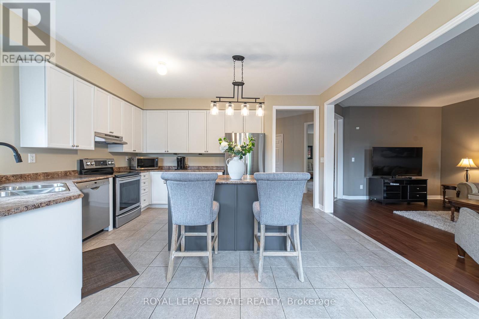 120 Sundial Crescent, Hamilton, Ontario  L9H 7R8 - Photo 16 - X12429972