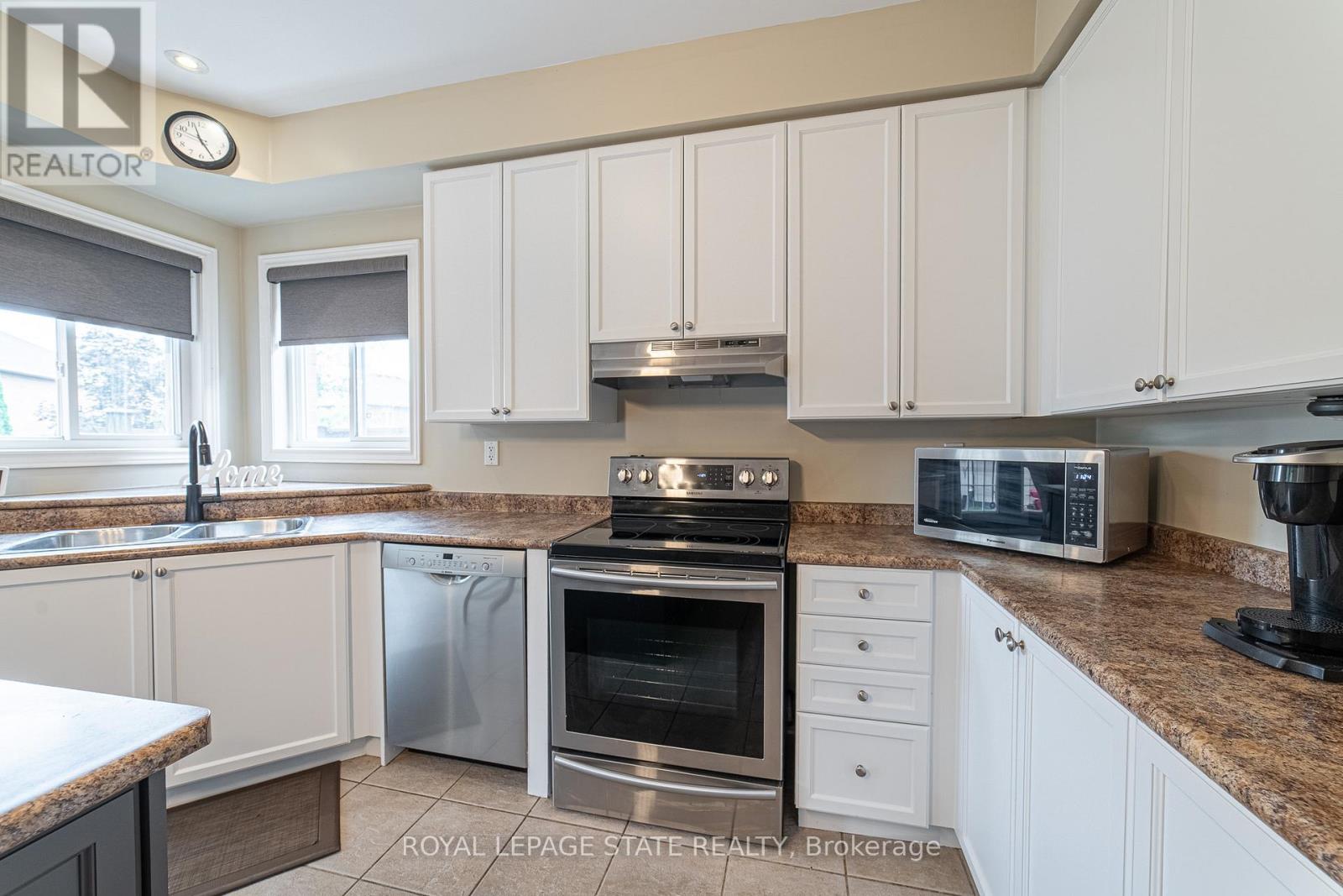 120 Sundial Crescent, Hamilton, Ontario  L9H 7R8 - Photo 18 - X12429972