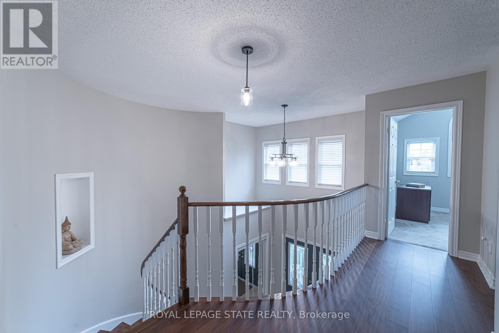 120 Sundial Crescent, Hamilton, Ontario  L9H 7R8 - Photo 23 - X12429972