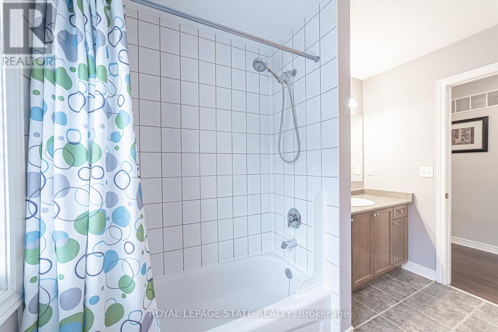 120 Sundial Crescent, Hamilton, Ontario  L9H 7R8 - Photo 34 - X12429972