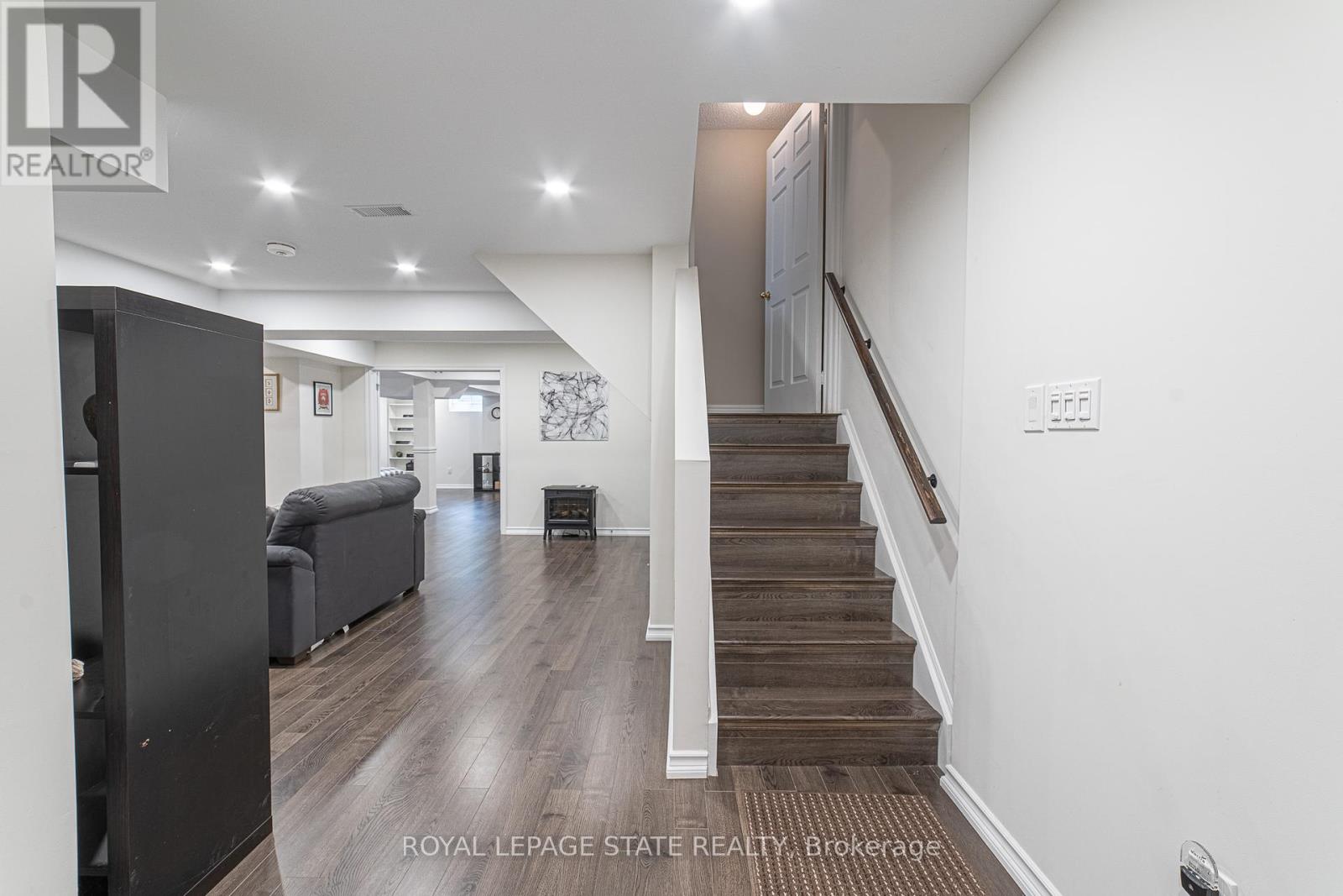 120 Sundial Crescent, Hamilton, Ontario  L9H 7R8 - Photo 35 - X12429972