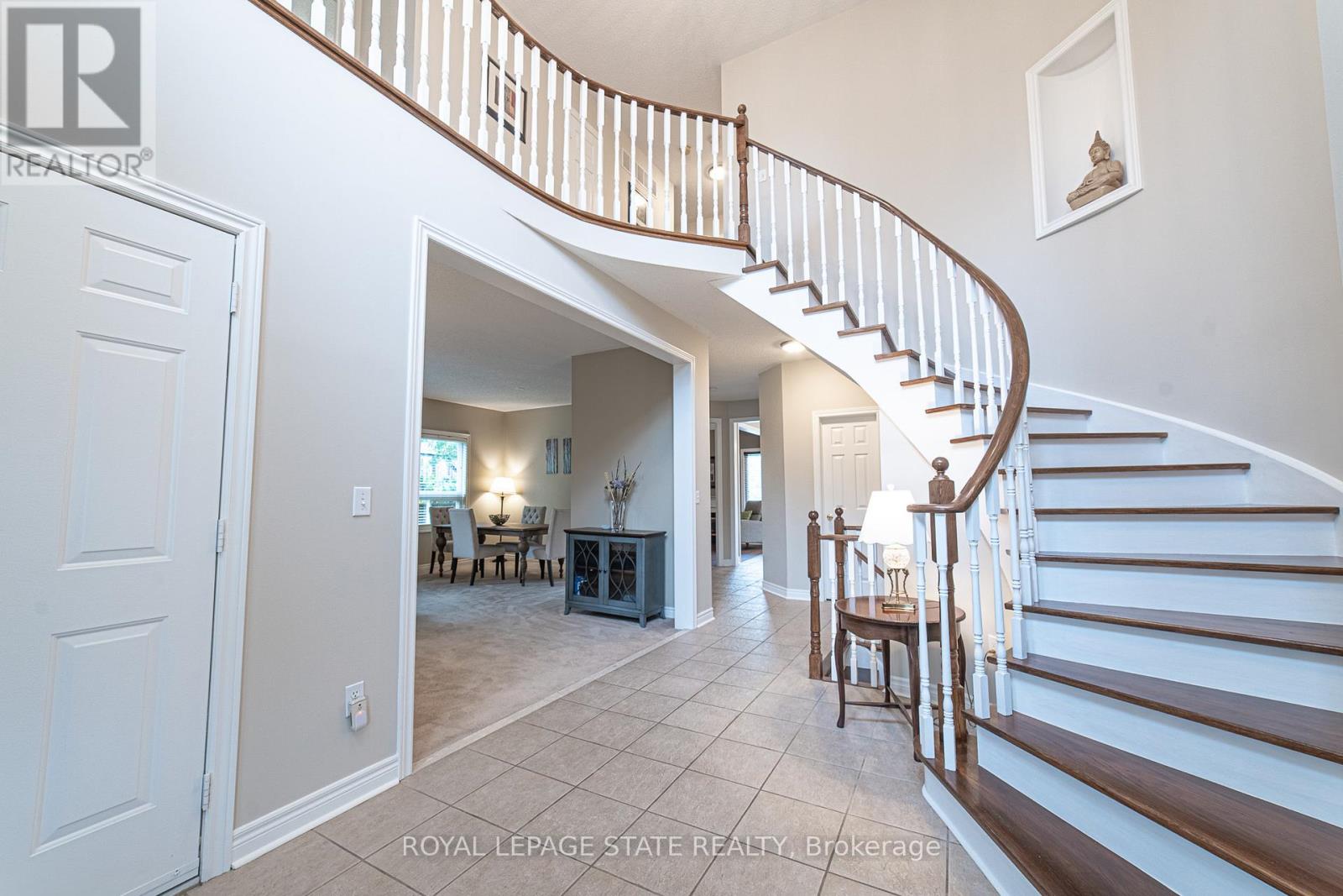 120 Sundial Crescent, Hamilton, Ontario  L9H 7R8 - Photo 7 - X12429972