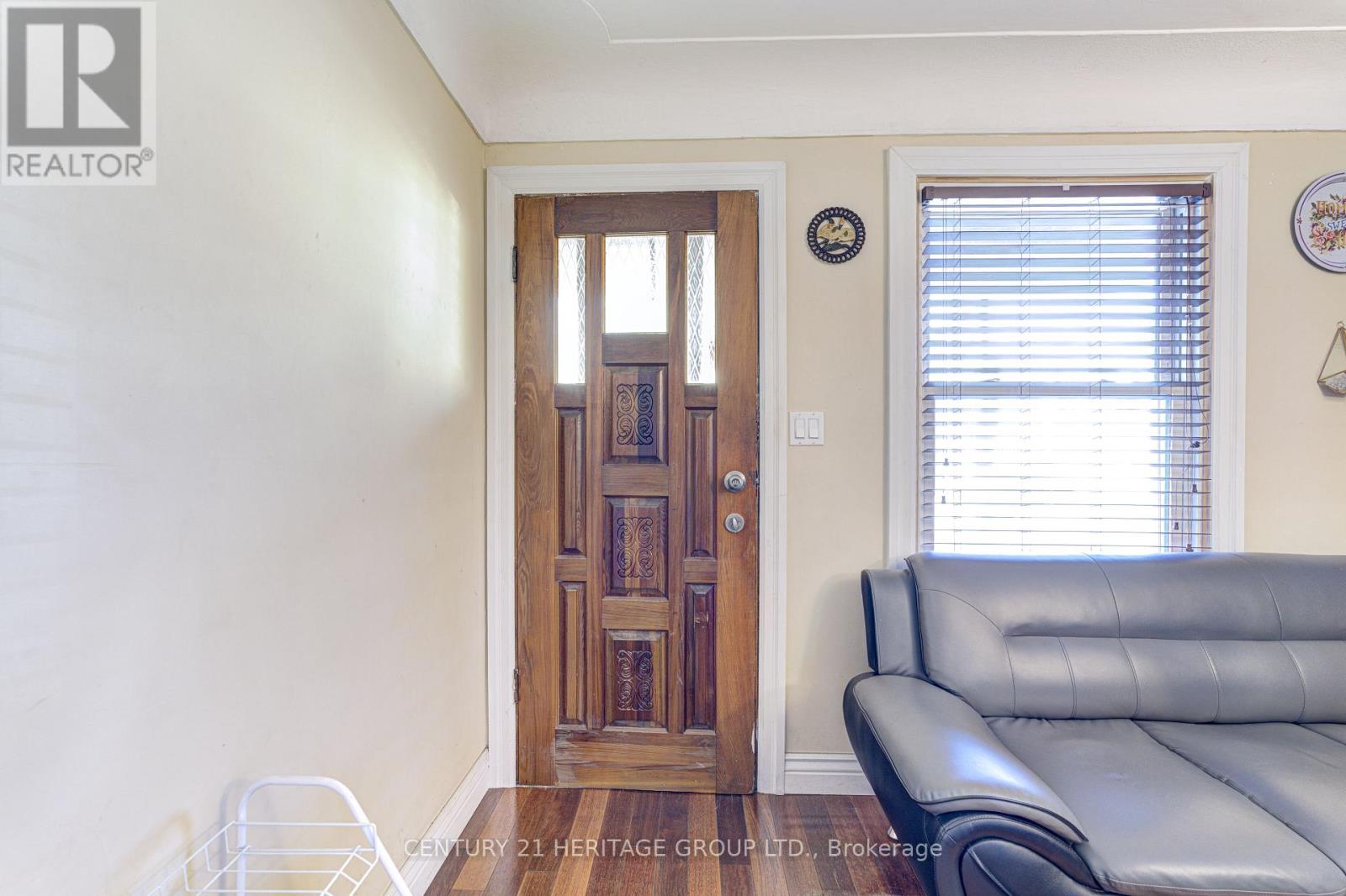 13 Cameron Avenue N, Hamilton, Ontario  L8H 4Y9 - Photo 3 - X12430000