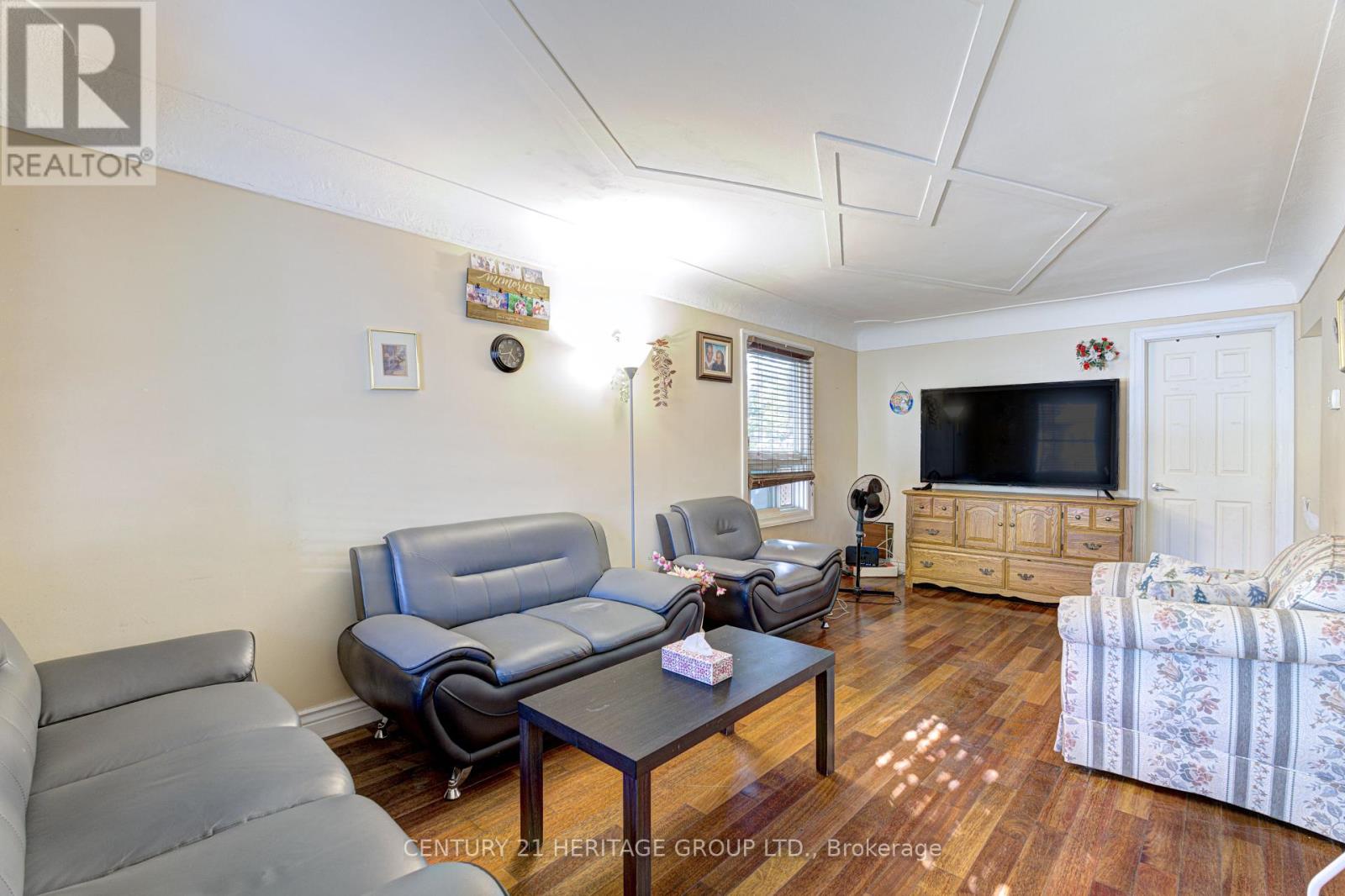 13 Cameron Avenue N, Hamilton, Ontario  L8H 4Y9 - Photo 5 - X12430000