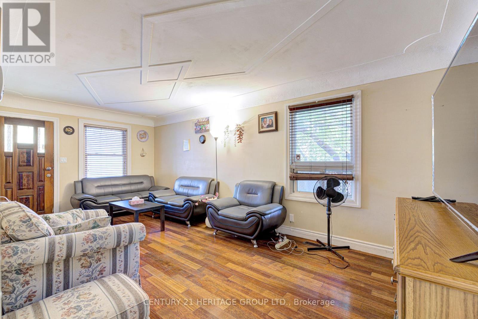 13 Cameron Avenue N, Hamilton, Ontario  L8H 4Y9 - Photo 6 - X12430000